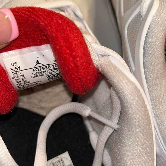 Air Jordan 4 RM Red & White Kids Leather Sneaker(Size 5.5Y) - Picture 7 of 12